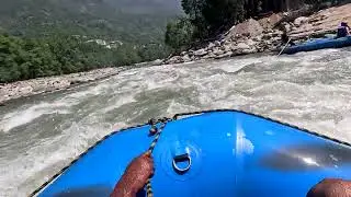 Scariest rafting in Manali | be careful children | river rafting in manali #rafting #manali #scary 