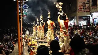 Индия. Варанаси. Вечерний обряд Пуджа (Puja)