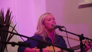 Emily Faye - Leaving Looks Good On You - Write Like A Girl - Thu Jan 9th 2020.