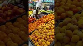 Fresh fruits in Kuwait grocery / EmsTabujara