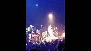 Miley Cyrus - Jolene Cover - KFC Yum Center Louisville 2014