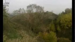 Парень крутит солнышко