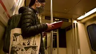 Readers in the Metro