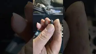 ЯК ВИТЯГТИ З БЛОКУ МАСЛЯНИЙ ШТУЦЕР?