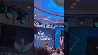 Девушка оставила свою высоко оплачиваемую работу ради Атоми.