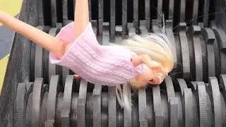 shredder VS Shredding Alice barbie doll Pregnant women pink sweater dress