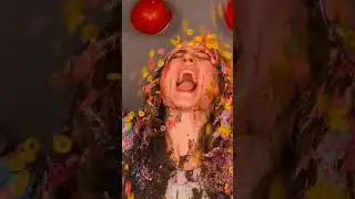 चिप्स के साथ लड़की (Ladki)