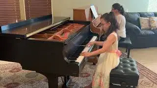 Bach Piano Concerto No. 5 in F minor BWV.1056 III.Presto Sophia ( age 7)