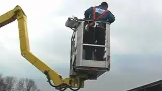 Processo de limpeza de sistema fotovoltaico na Alemanha avi