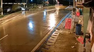เสาไฟฟ้ามักมีแรงดึงดูด