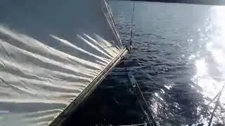 Грот и Стаксель дают результат даже в слабый ветер