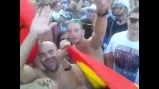 Tomorrowland 2013 aparicion david guetta con PLAY HARD sunday
