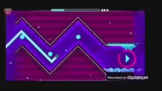 Komputersem психует в игре Geometry Dash