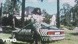 Rebecca & Fiona - Shotgun
