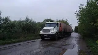 белая фура с прицепом