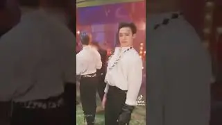 Umm Bangchan sweetie that's the wrong choreo. 