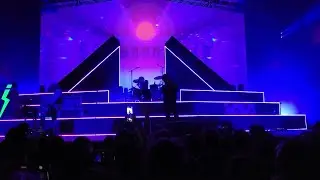 The Strokes: At The Door (LIVE DEBUT at THE FORUM 2021)