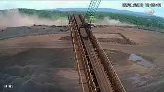Момент разрушения плотины в Бразилии