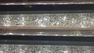 Знаменитая лестница, усыпанная кристаллами Сваровски на круизном лайнере MSC Meraviglia