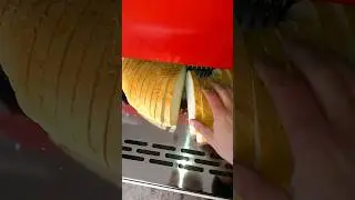 Идеально порезанный батон. 