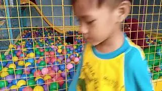 Mandi Bola