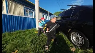 Рафиль моет Машину с ведра, салют на день молодежи