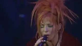 Mylène Farmer - Mylène s'en fout Live .