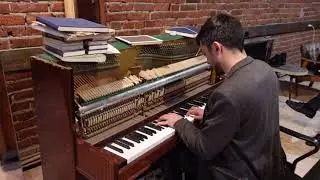 Found a broken piano "Ludovico Einaudi - Una Mattina" (Piano Performance)