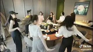 Hội bạn thân ế quanh năm