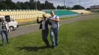 Готовимся к празднику. Танец репетируем. А Серёга Щур отжигает.