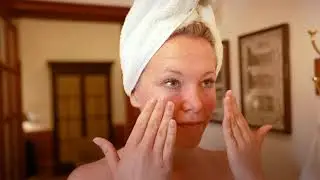 Poppy Jamie: Hungarian Facial Massage Technique