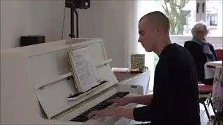 Playing piano on my grandmas 80th birthday (3rd Feb. 2020)