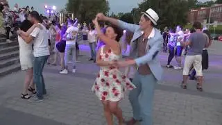 Красивый медленный танец