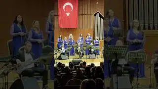 Ankara Devlet Türk halk müziği korosuYörem Yörem Türküler  herkesi tebrik ediyorum.