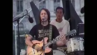 Elliott Smith Live @ Empire State Plaza Albany New York (07/21/2000)