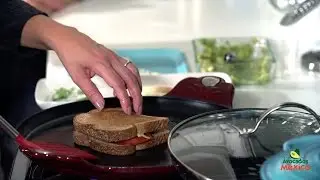 How to Make a Tomato Avocado Grilled Cheese Sandwich | Muy Bueno