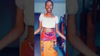 cette jeune dame chante en une des dialectes de la RDC, kibemba
