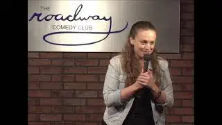 I Stopped Shaving My Bush vs. It's A Treasure Hunt - Leah Bonnema Stand Up Comedy