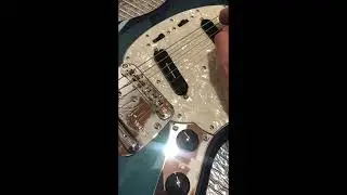 The Khristore LOTTERY #7 Fender Vintera II Mustang Kurt Cobain Specs