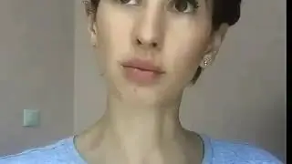 Она пахнет на весь дом)))