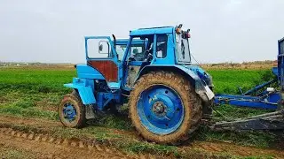 Трактора МТЗ-82, мтз-80( СССР) с комбайном сделанный своими руками для морковку.