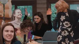 НА ДАЧЕ С ПОДРУГАМИ