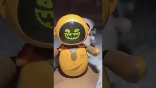OMG! Eilik ghost robot 