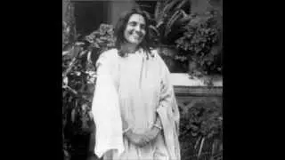 Ananda Kirtan - Hare Krishna - Anandamayi Ma