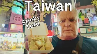Trying STINKY TOFU for the First Time in Taipei Taiwan!
