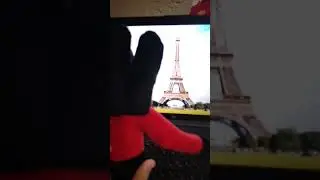 я в Париже но это спикер мен титан!
