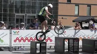 [Z archiwum] 2016r - Akrobacja rowerowa - Krystian Herba - plac przed CSK Lublin