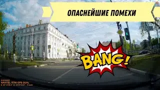 Урок вождения по городу / Опасные помехи при повороте налево