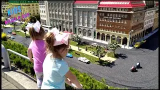 Маша и Аня в ЛЕГОЛАНД Лего города в миниатюре Новые приключения KIDS Маша и Аня Видео для детей