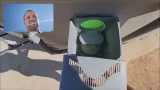 Зеленая вода в бассейне